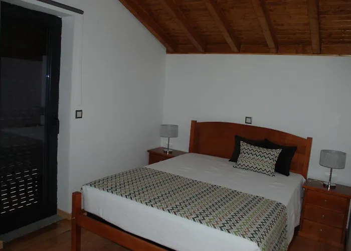Superb Bruzende Village