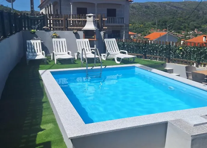 Superb Bruzende Village